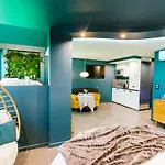Parenthese Concept * Toulouse